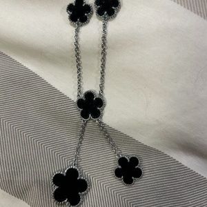 Collier style Van Cleef.  ON SALE